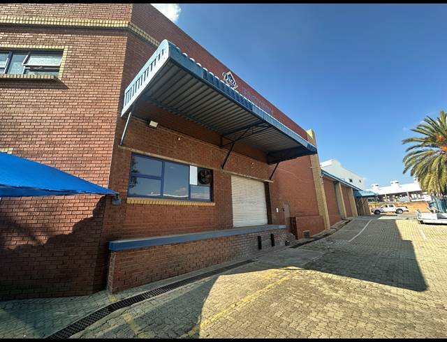 2,000M² WAREHOUSE FOR SALE IN FOUNDERS VIEW